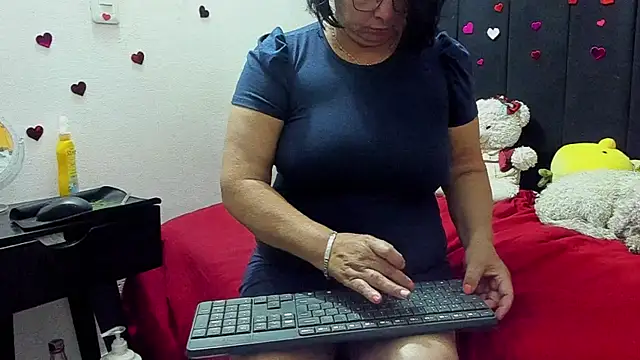 Evaaross_2345 webcam
