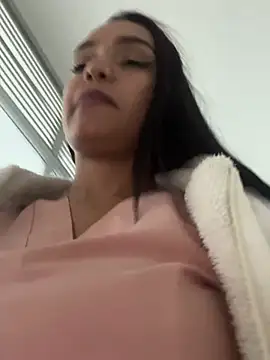 Sara-77 webcam