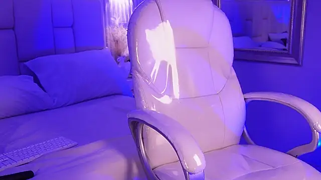 KatlynRous webcam