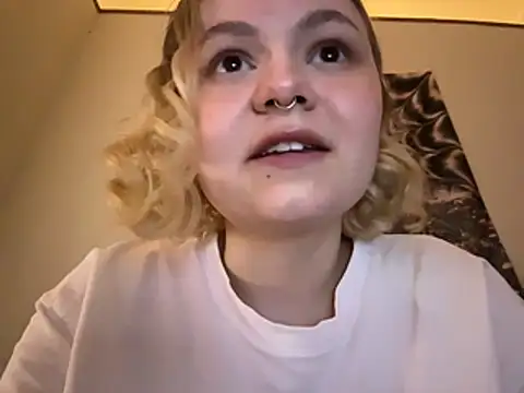 MoonIvy_ webcam