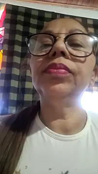 Ladymilf12 webcam