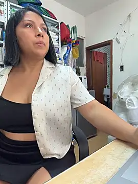 ISABELLA__LUNA webcam