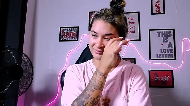 AlisaFrost webcam