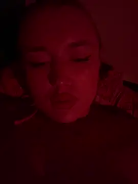lyalyalii webcam