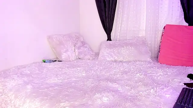 Juliet_Ember01 webcam
