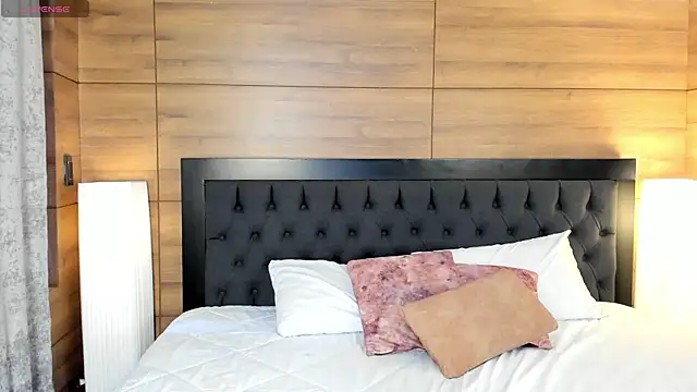 AlexahRosse webcam