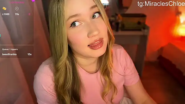 ChloeMillerMeow webcam