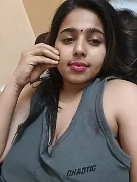 Cute-Simmi69 webcam