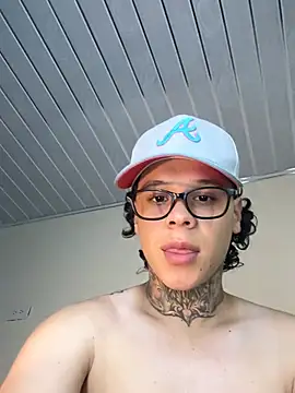 Domenick_Myls webcam