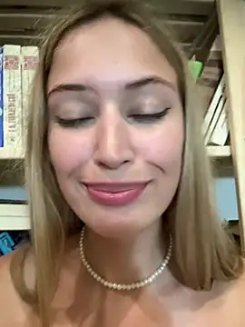 blonde_exe webcam