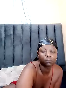 BlackSexQueenX webcam