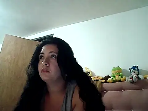 Chiquilove27 webcam