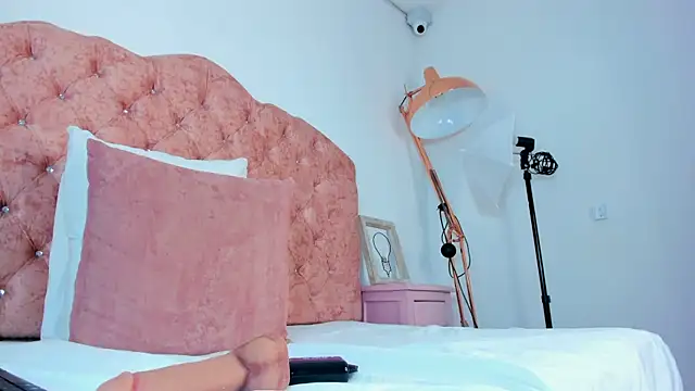 PriscilaCooper_ webcam