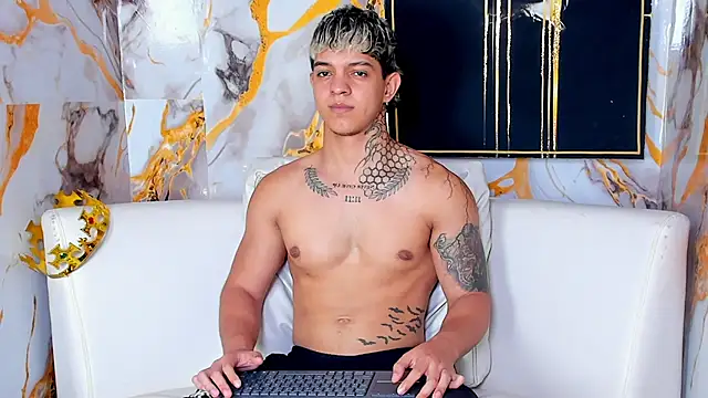 Noah__Browm webcam