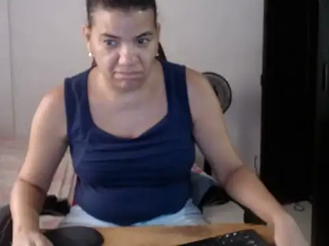 Adriana_0312 webcam