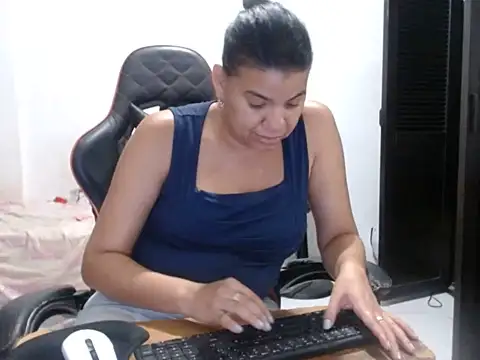 Adriana_0312 webcam