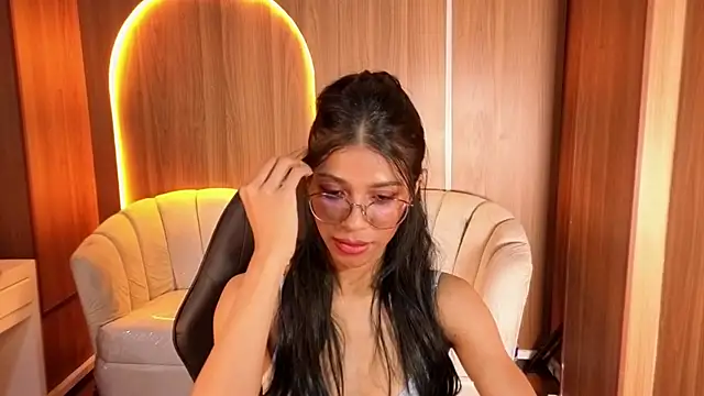 Alina_b_ live cam on StripChat