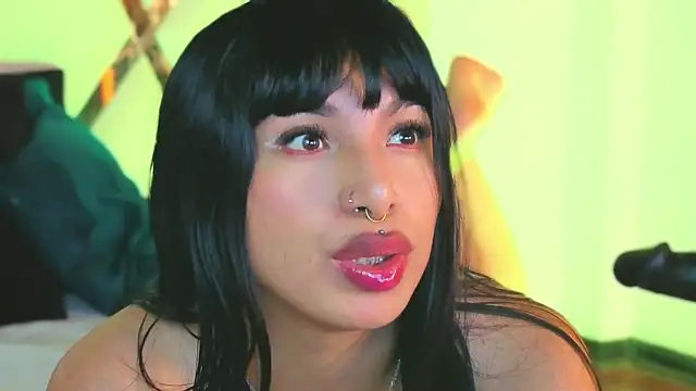 MeelFox live cam on StripChat