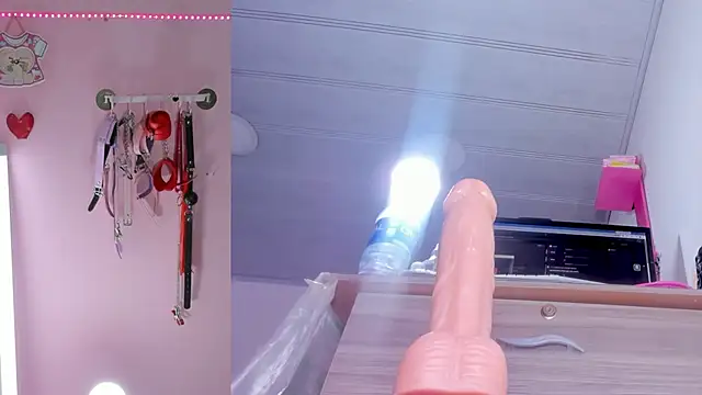 emily_foxxxii webcam