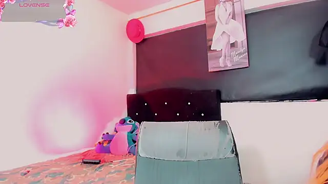Kendall_hornyy webcam