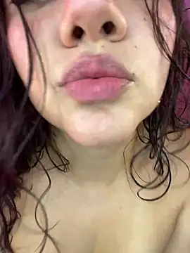 Zoe_Serrat webcam