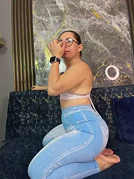 Yelena03 webcam