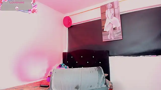 Kendall_hornyy webcam