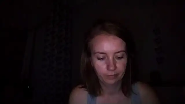 JenniferAlone webcam