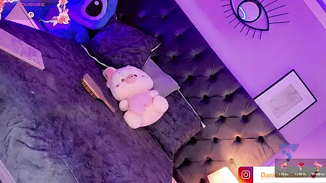 Amira_Ember webcam