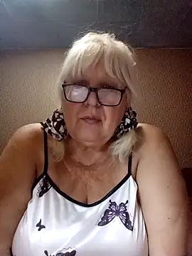 Alexia64231 live cam on StripChat