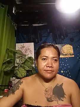 TabooSHOWgirl18 webcam