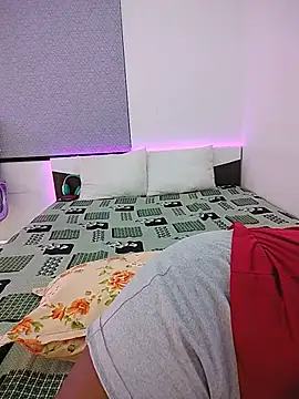 LoveLy-Soneya webcam