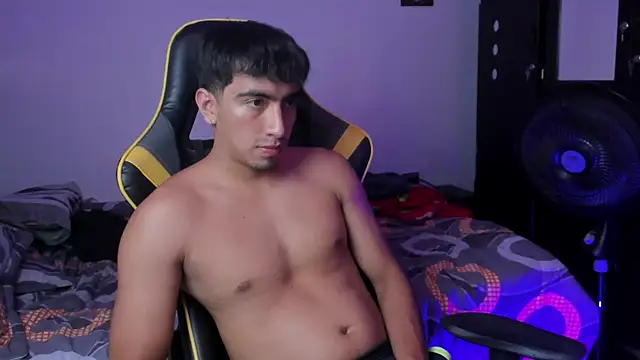 Shy_Mateo webcam