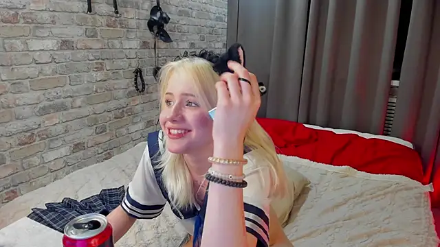 kikipeach webcam