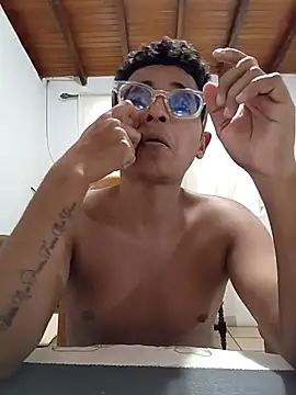 Luis___31 webcam