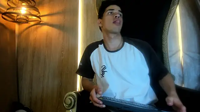 Benjamin_More webcam