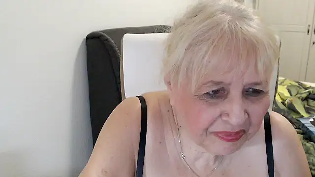 SusiLifeXXX webcam