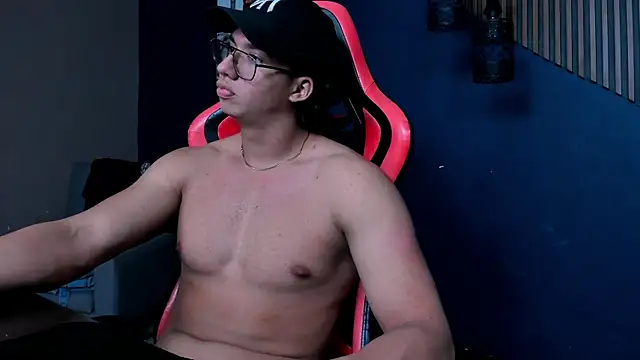 Axxel_Muscle webcam