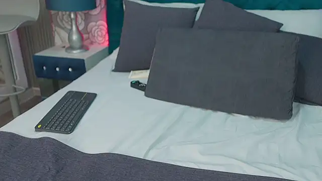 RoxyReinn webcam