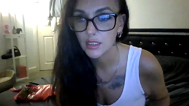 Pretty_Kizzi webcam