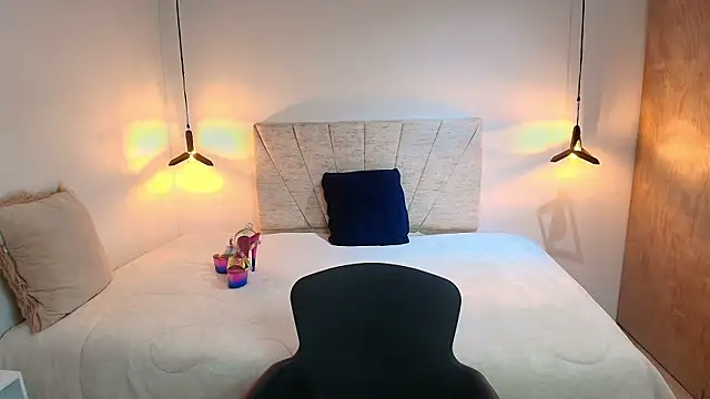 Victoria__Taylor_ webcam