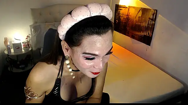 NinaDOM4CUM webcam