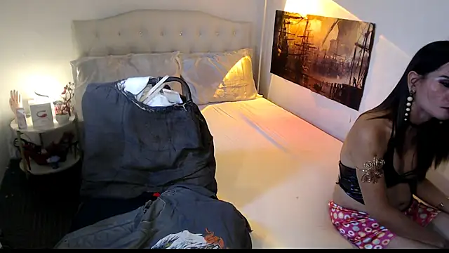 NinaDOM4CUM webcam