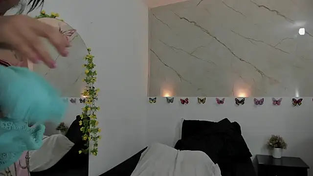 esmeralda_jenn11 live cam on StripChat