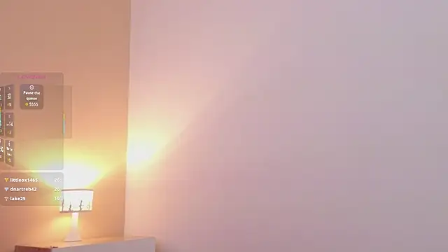 clariss_brown live cam on StripChat
