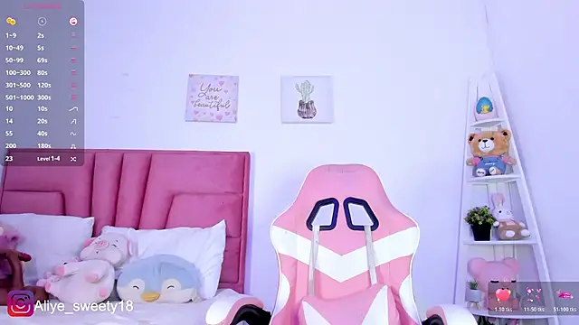 Little_sweety_18 live cam