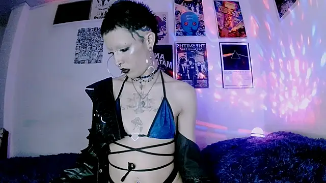 plutonbluemooon333 webcam