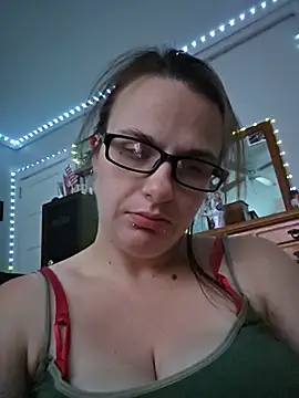 queenpeaches121 webcam