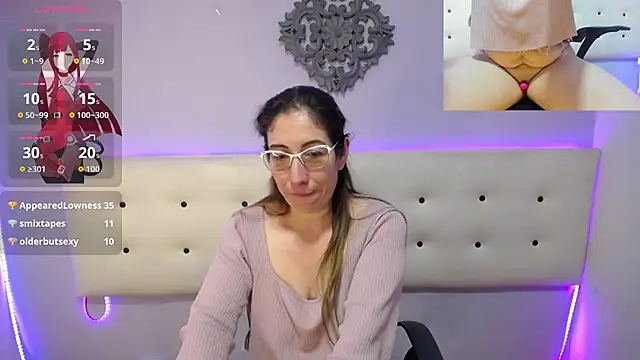 kaylaMinov_ webcam