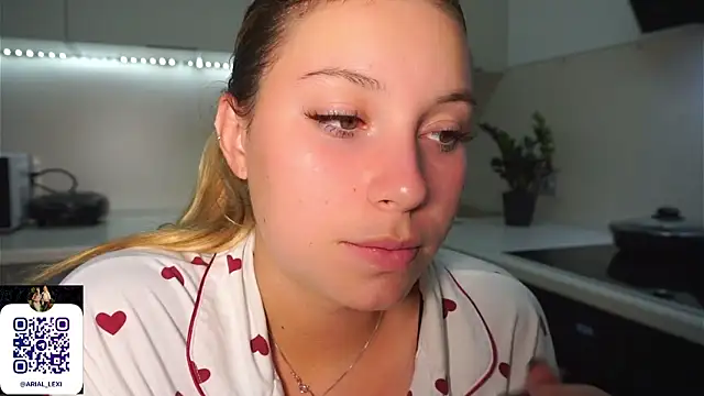 Sairallyn live cam